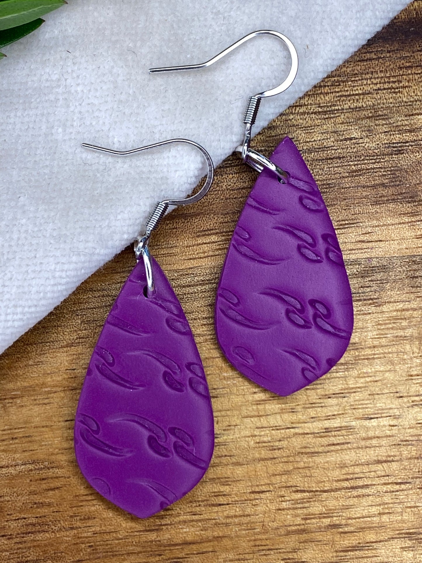 Medium dangles - chain textured purple teardrops