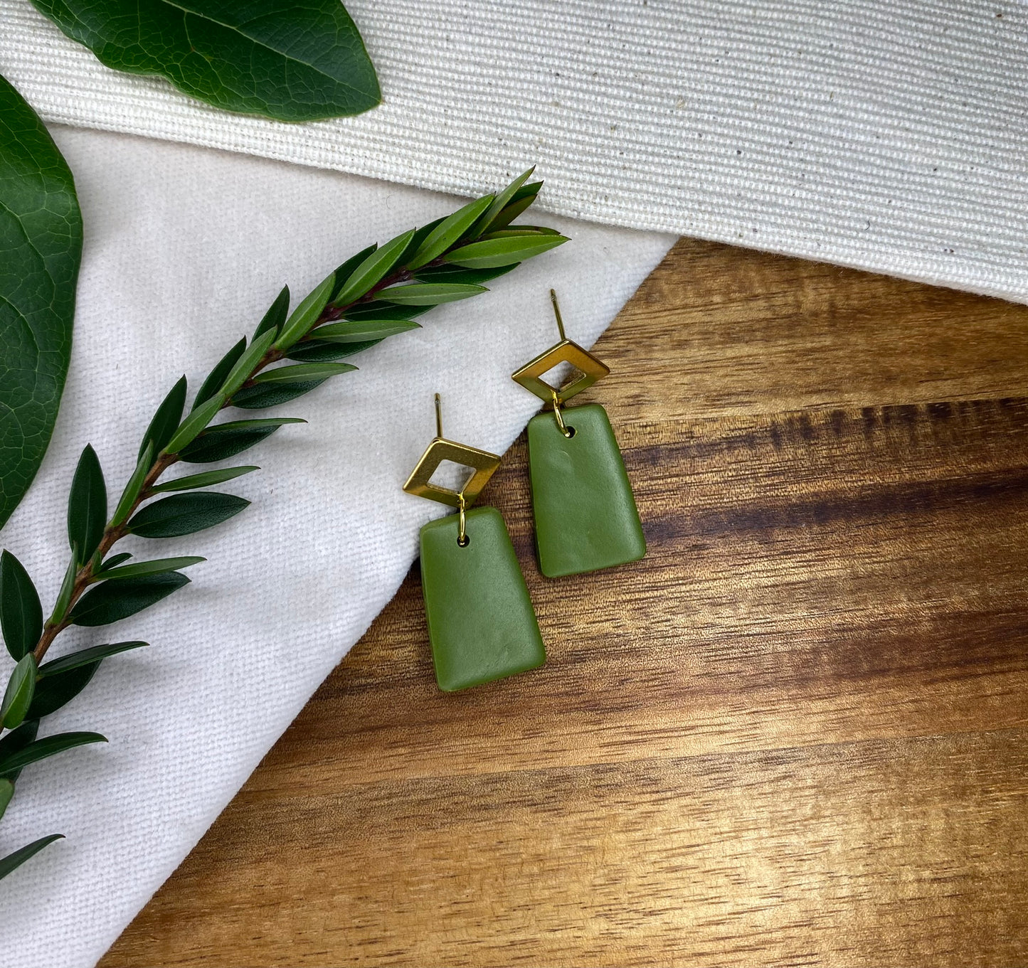 Medium dangles - green trapezium