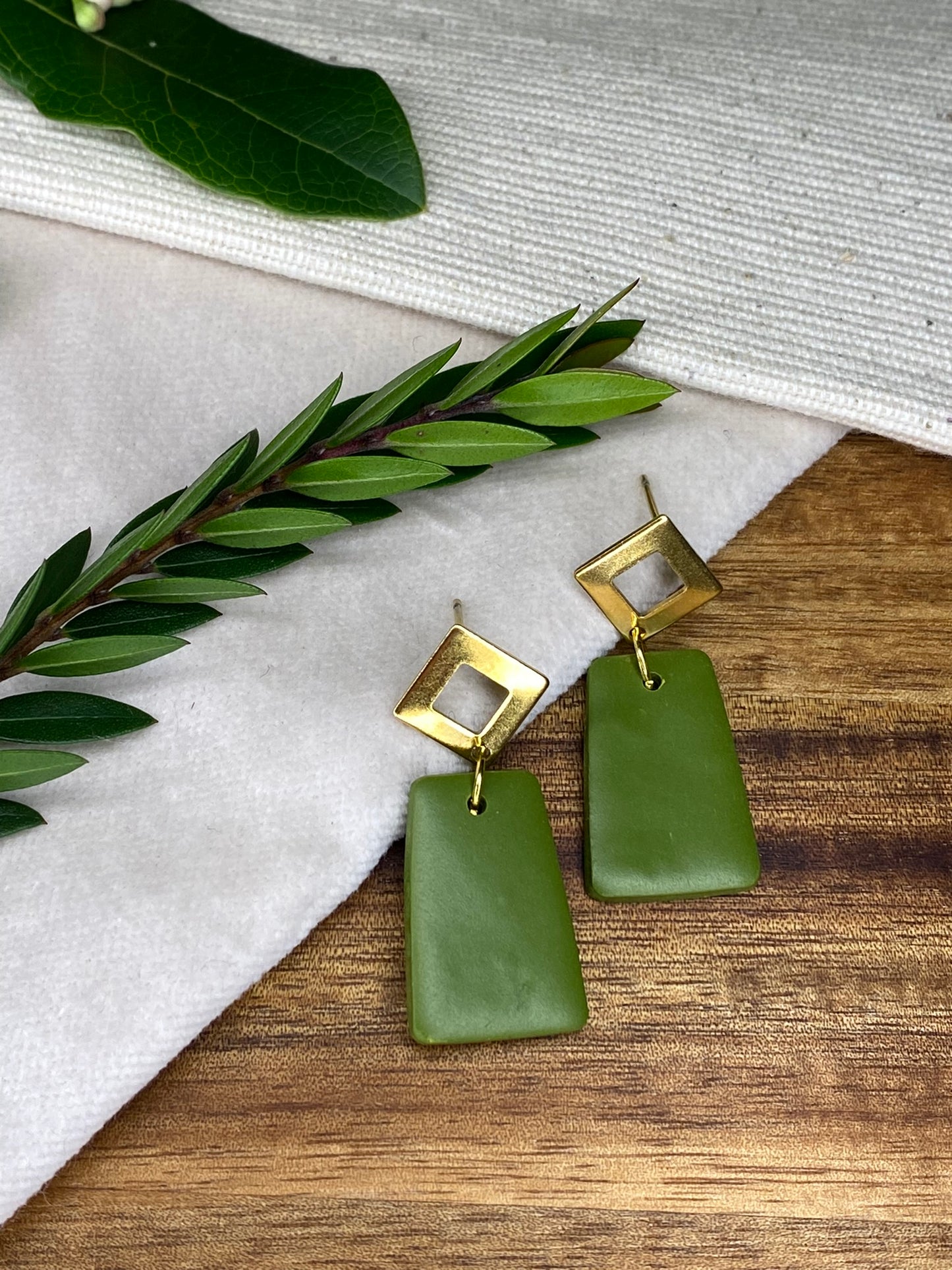 Medium dangles - green trapezium