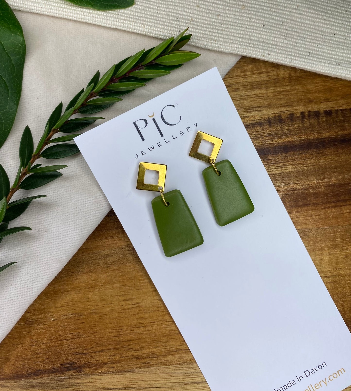 Medium dangles - green trapezium