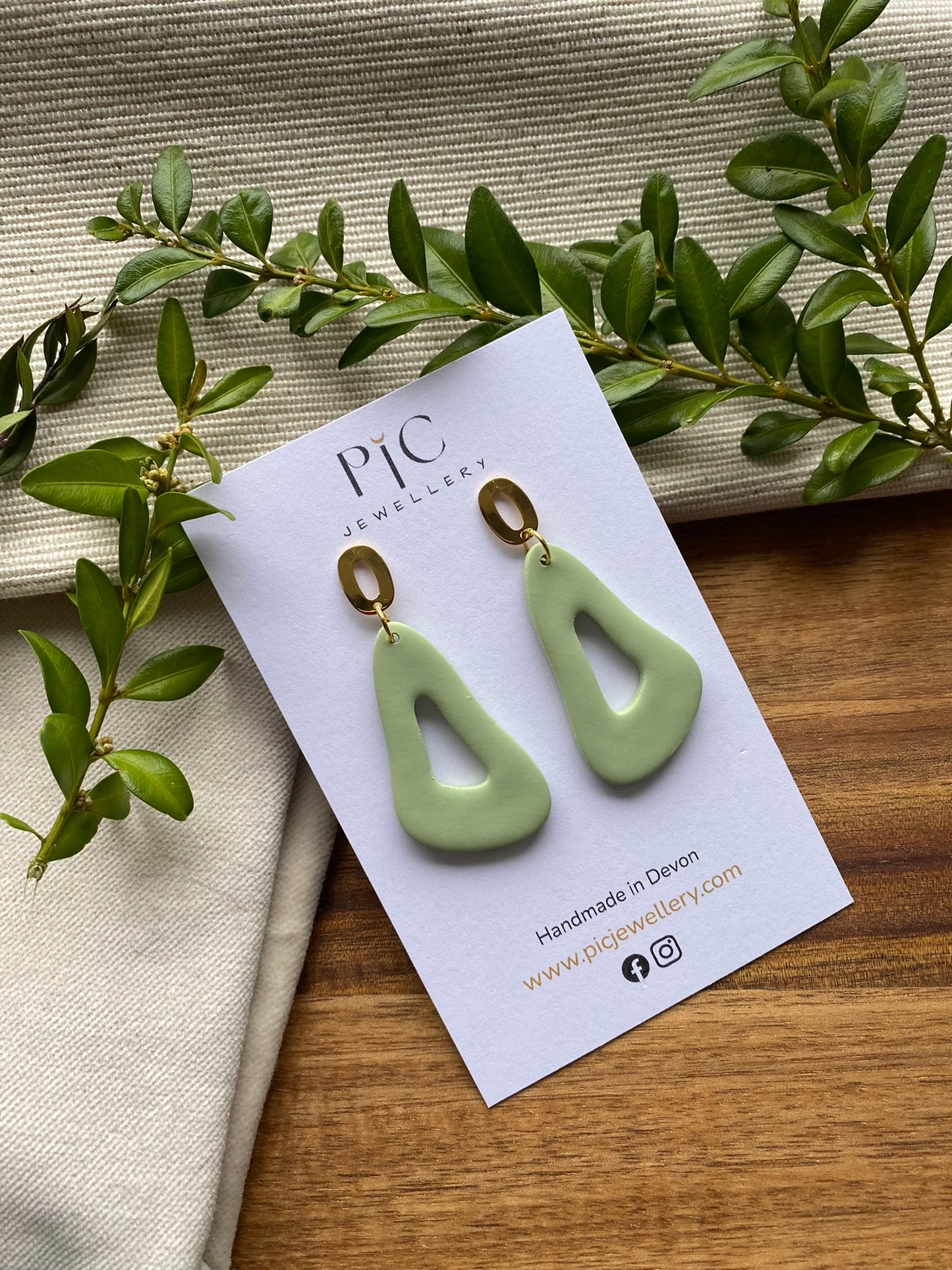 Medium dangles - pale mint green organic wavy triangle