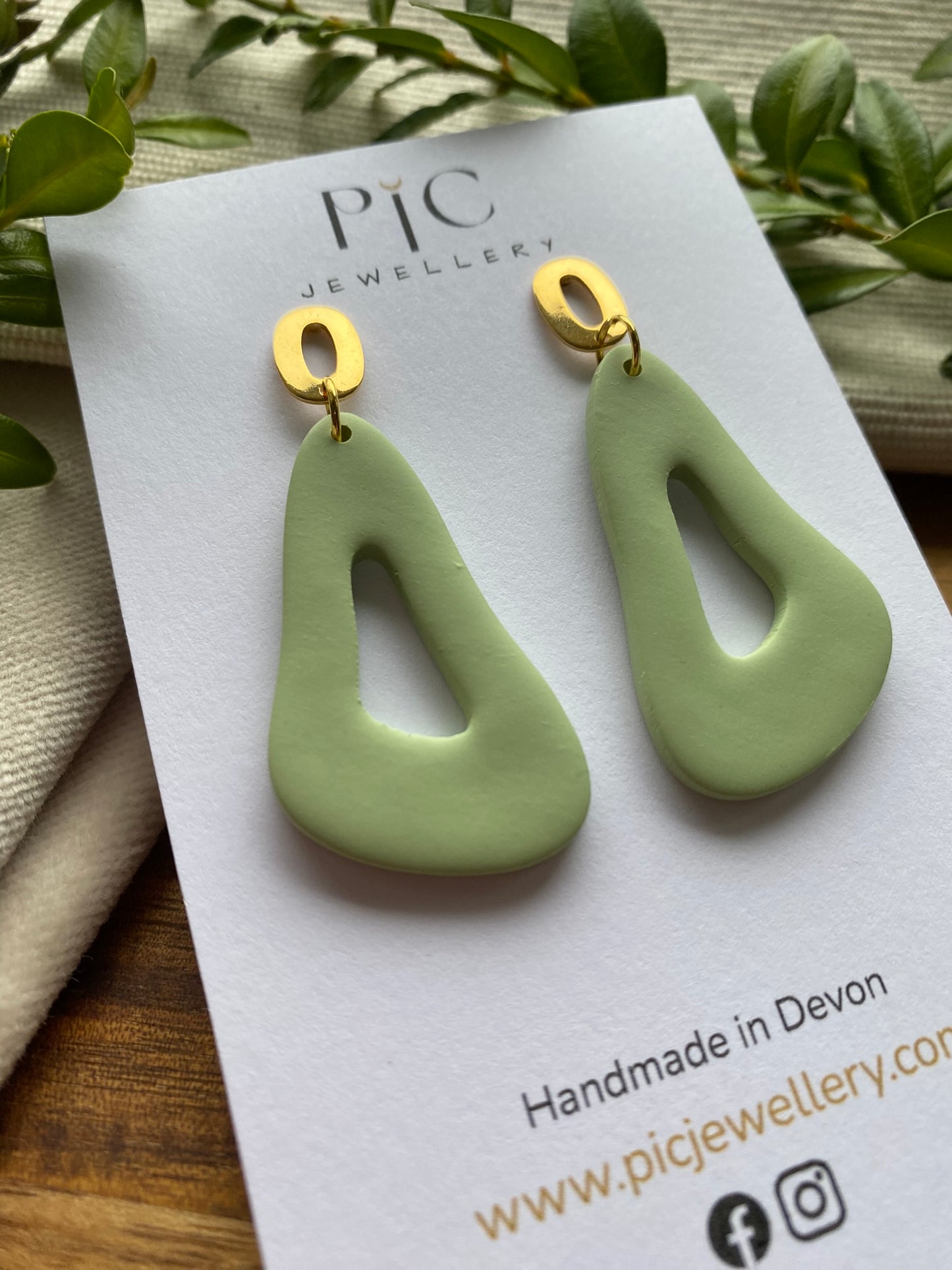 Medium dangles - pale mint green organic wavy triangle