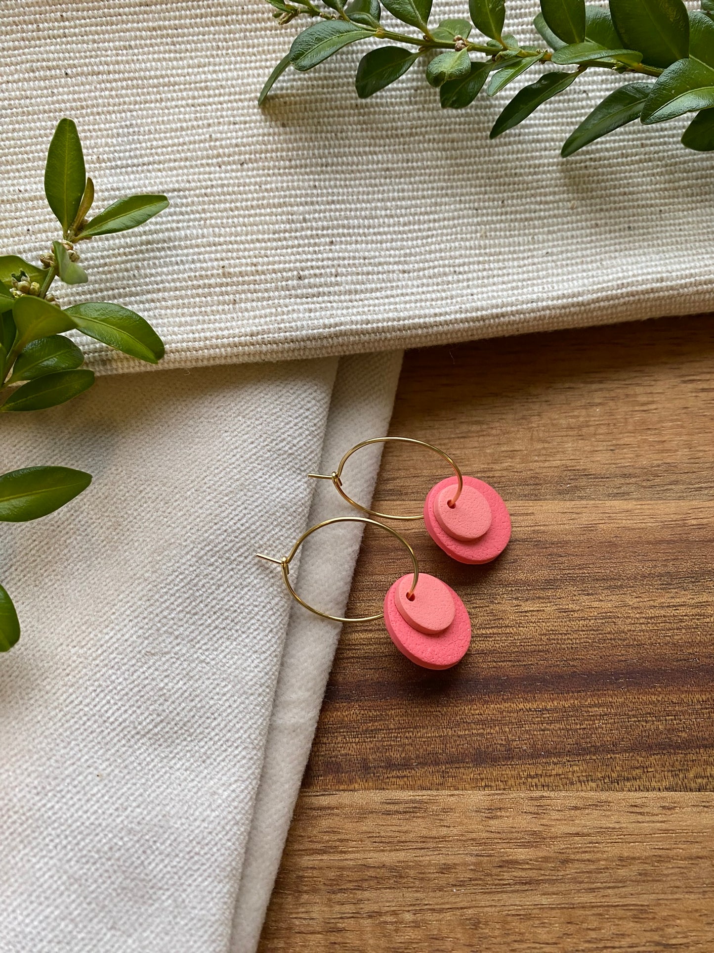 Hoops - double dots - corals on gold