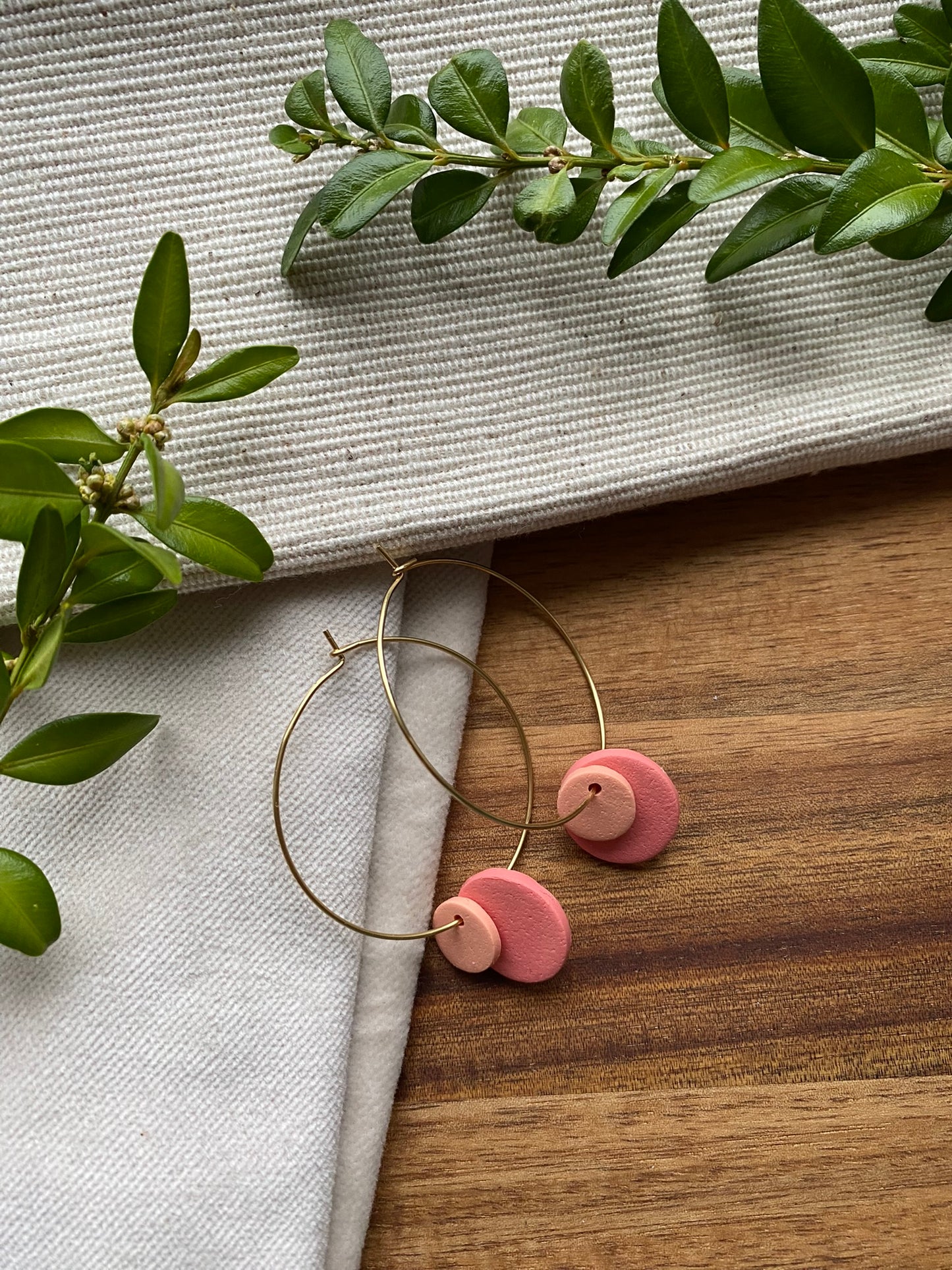 Hoops - double dots - corals on gold