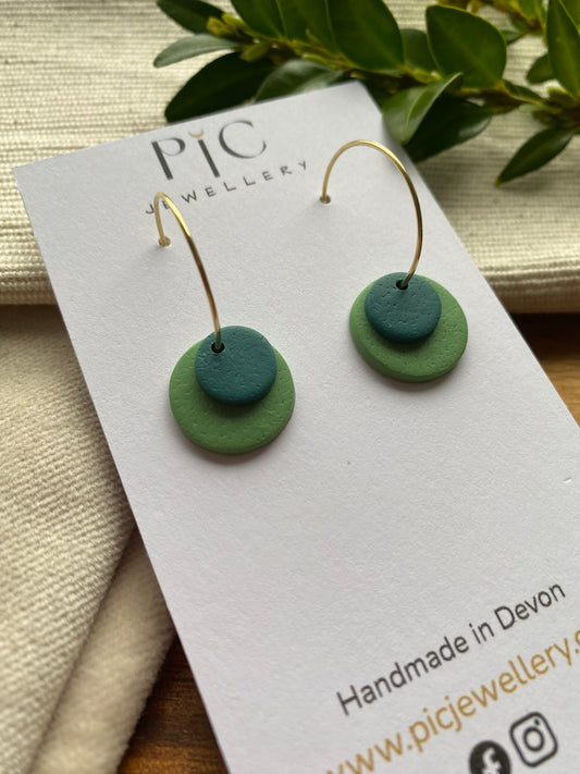 Hoops - double dots - green tones on gold hoops