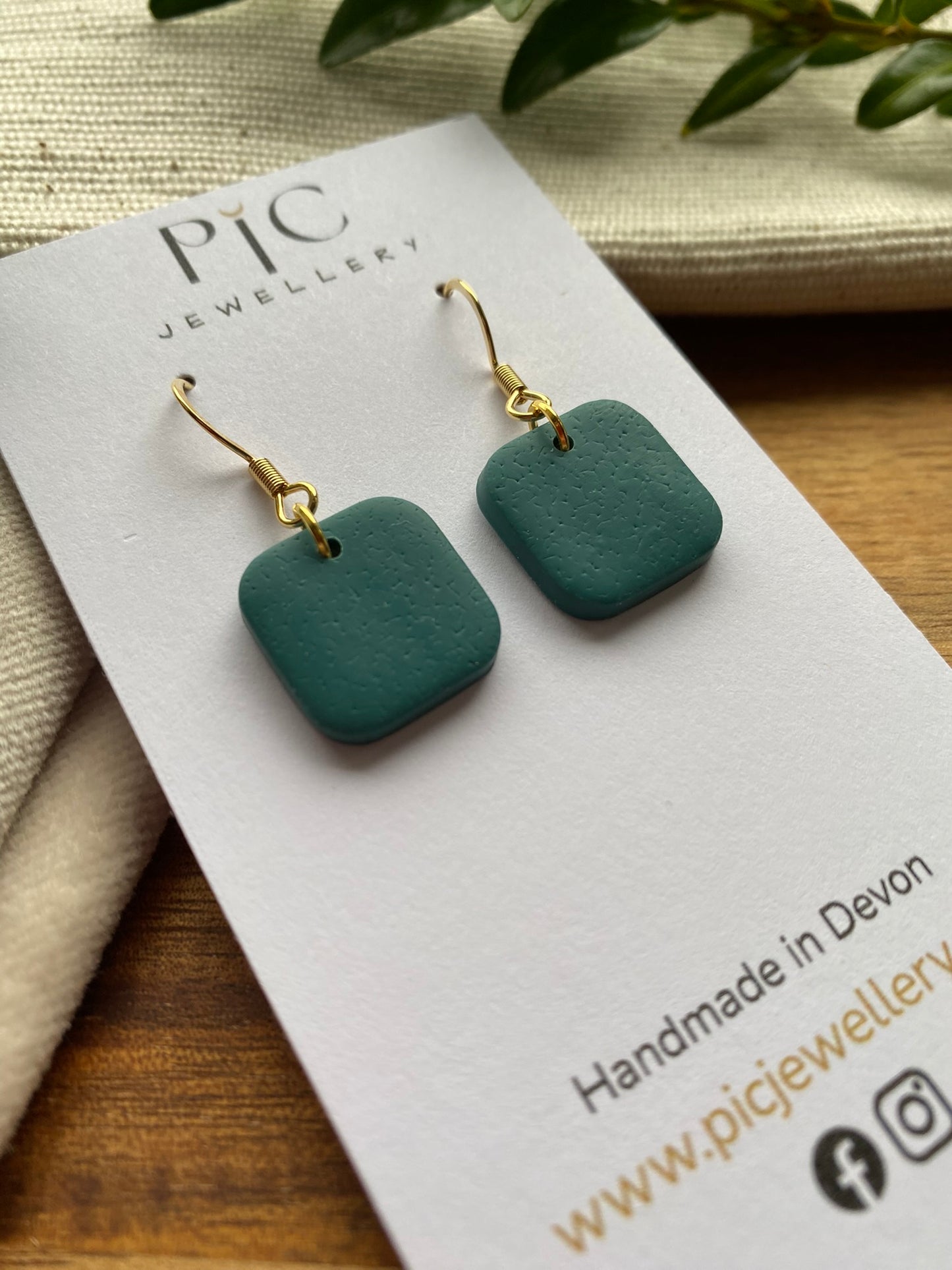 Dinky dangles - emerald green square