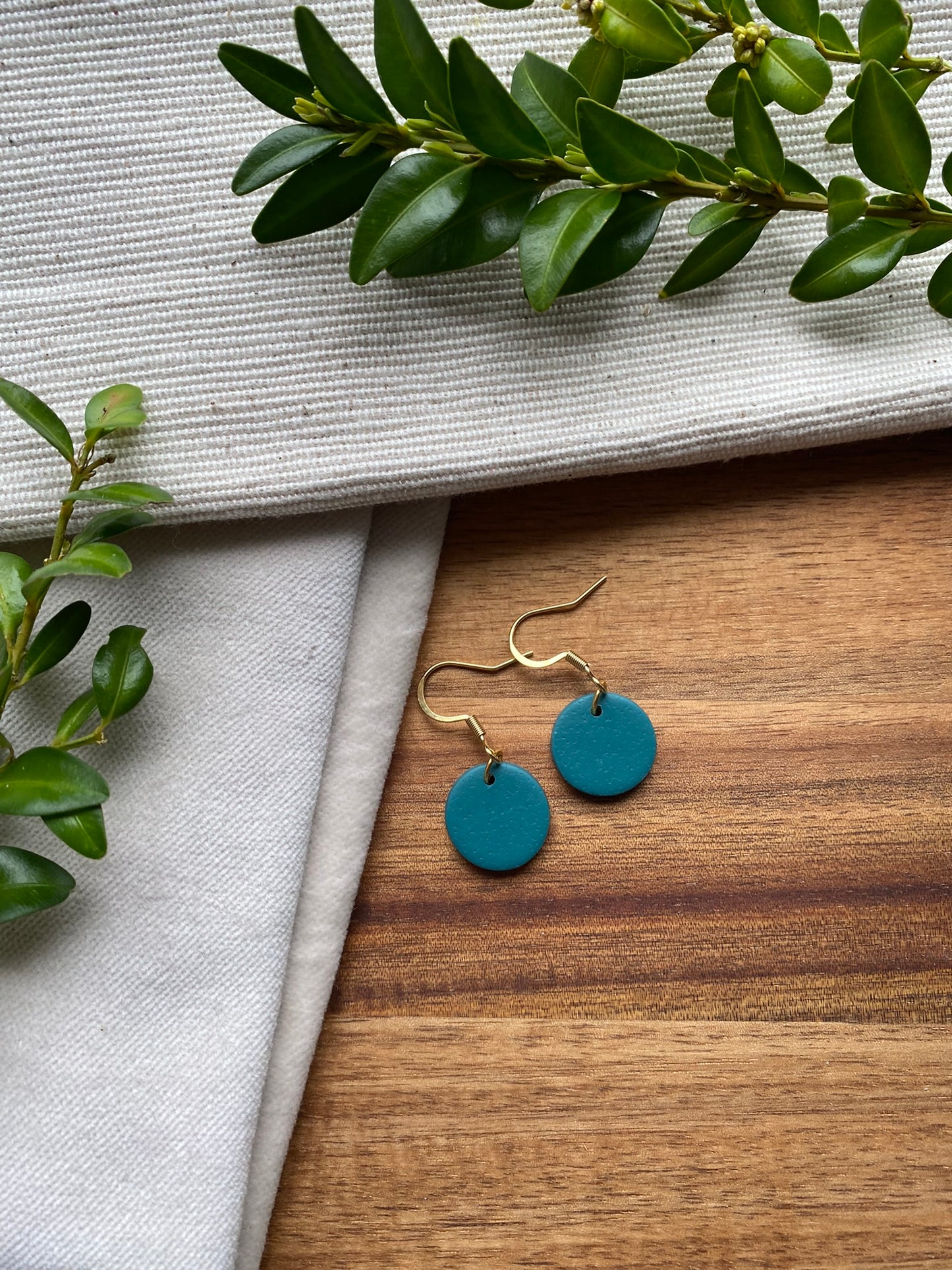 Dinky dangles - emerald green circle