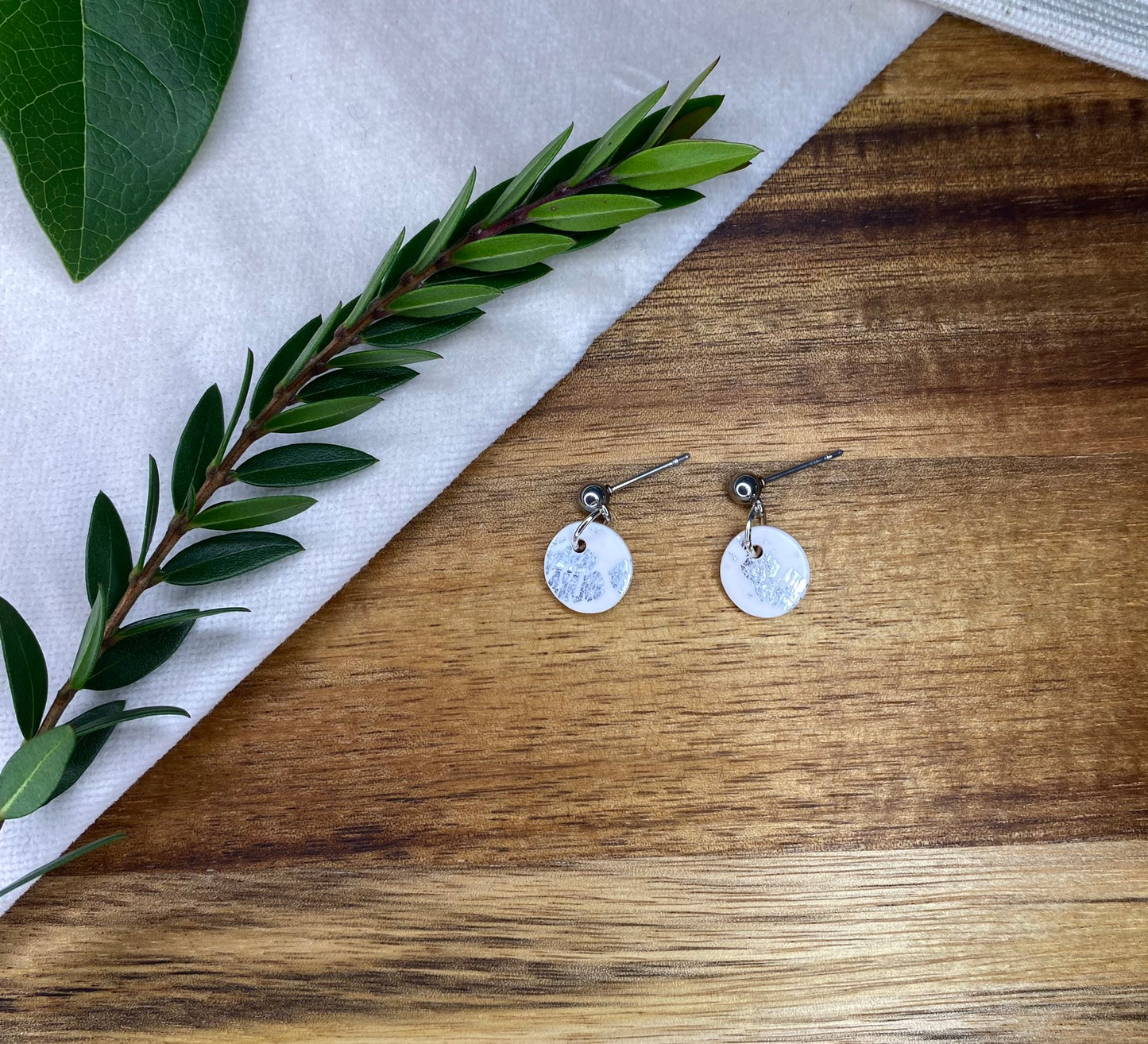 Dinky dangles - white and silver leaf circles