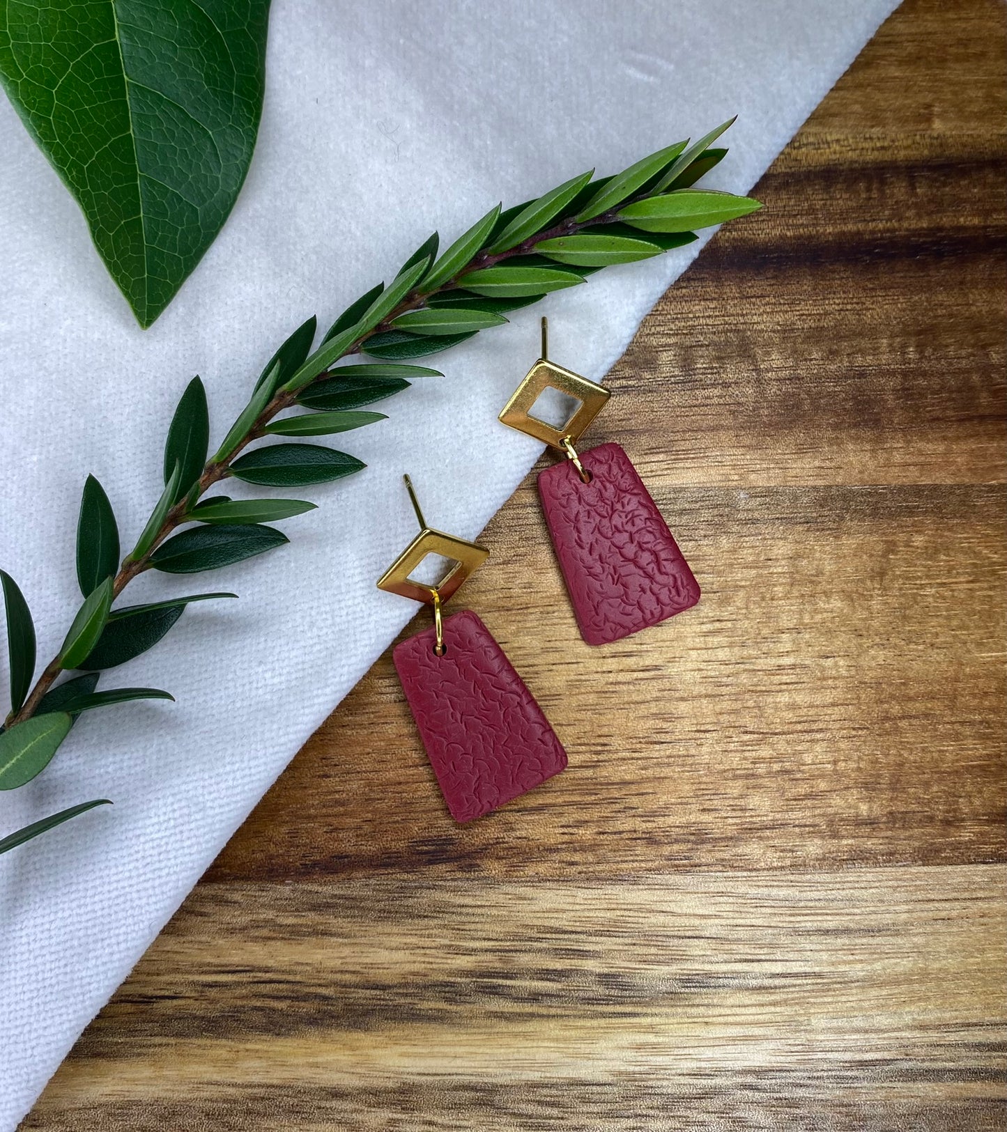 Medium dangles - textured burgundy trapezium