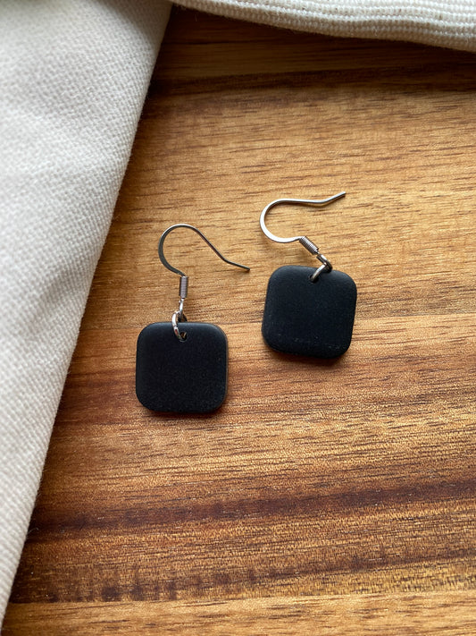 Dinky dangles - black square