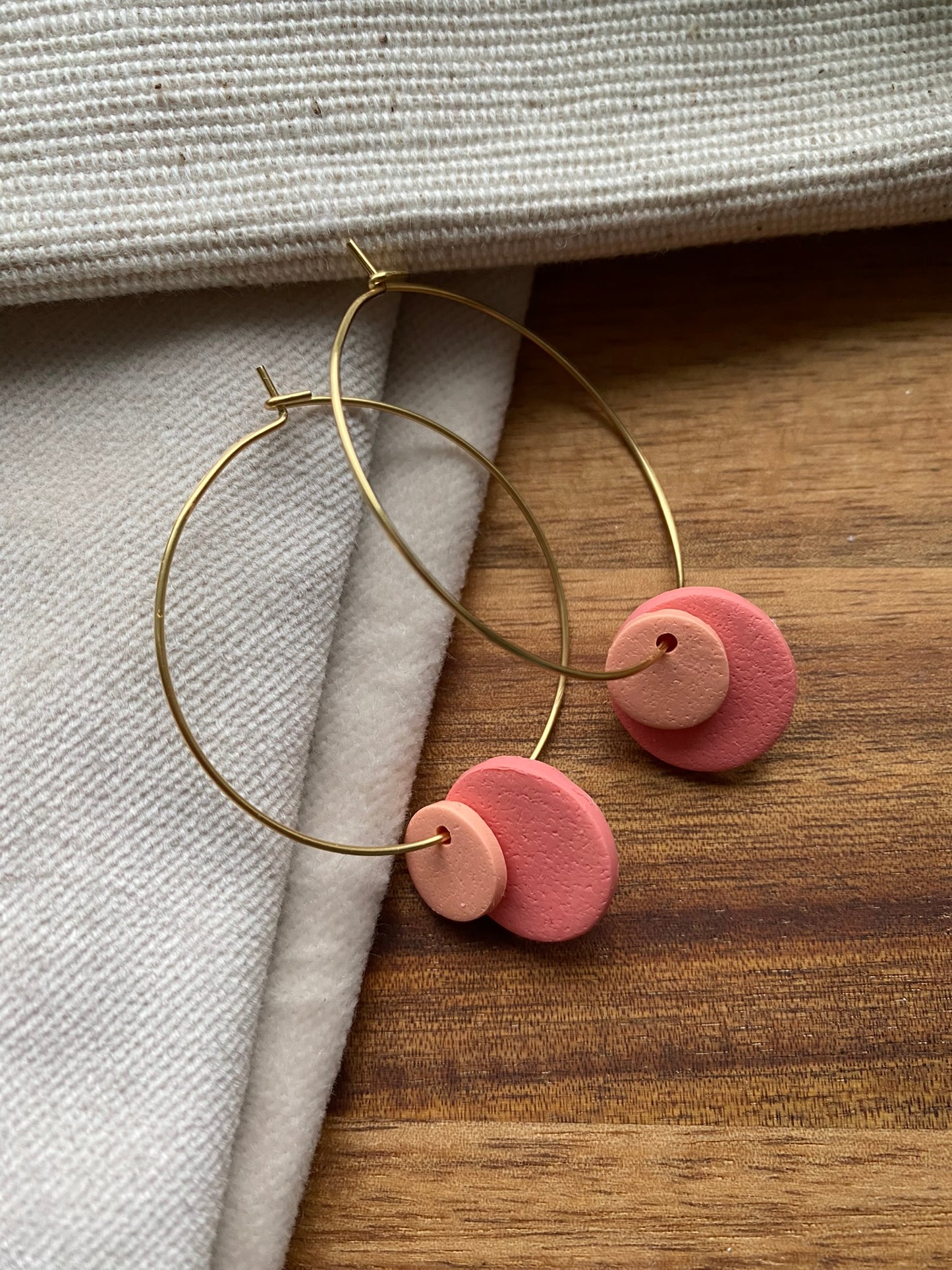 Hoops - double dots - corals on gold