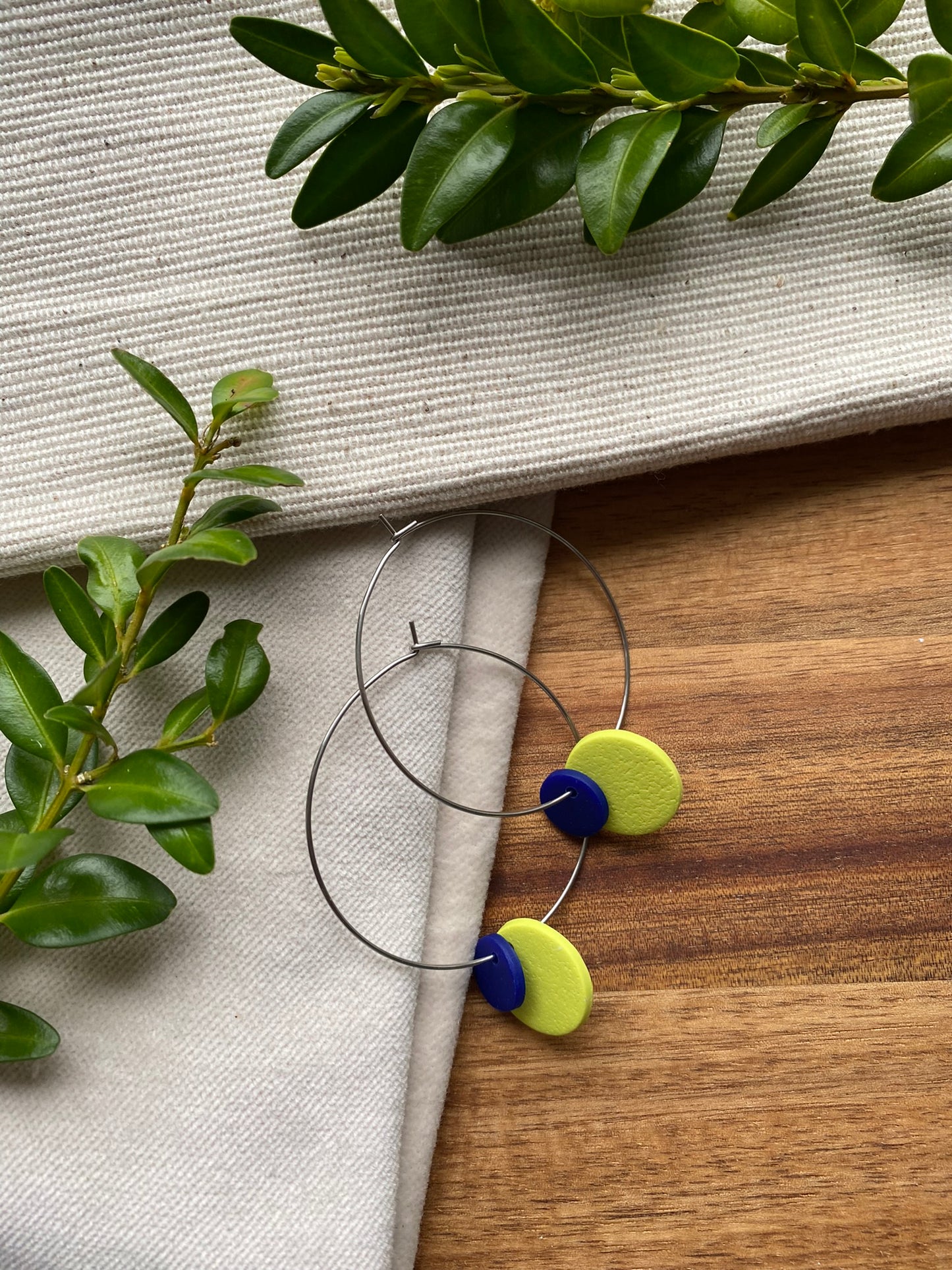 Hoops - double dots - navy blue and lime on silver hoops