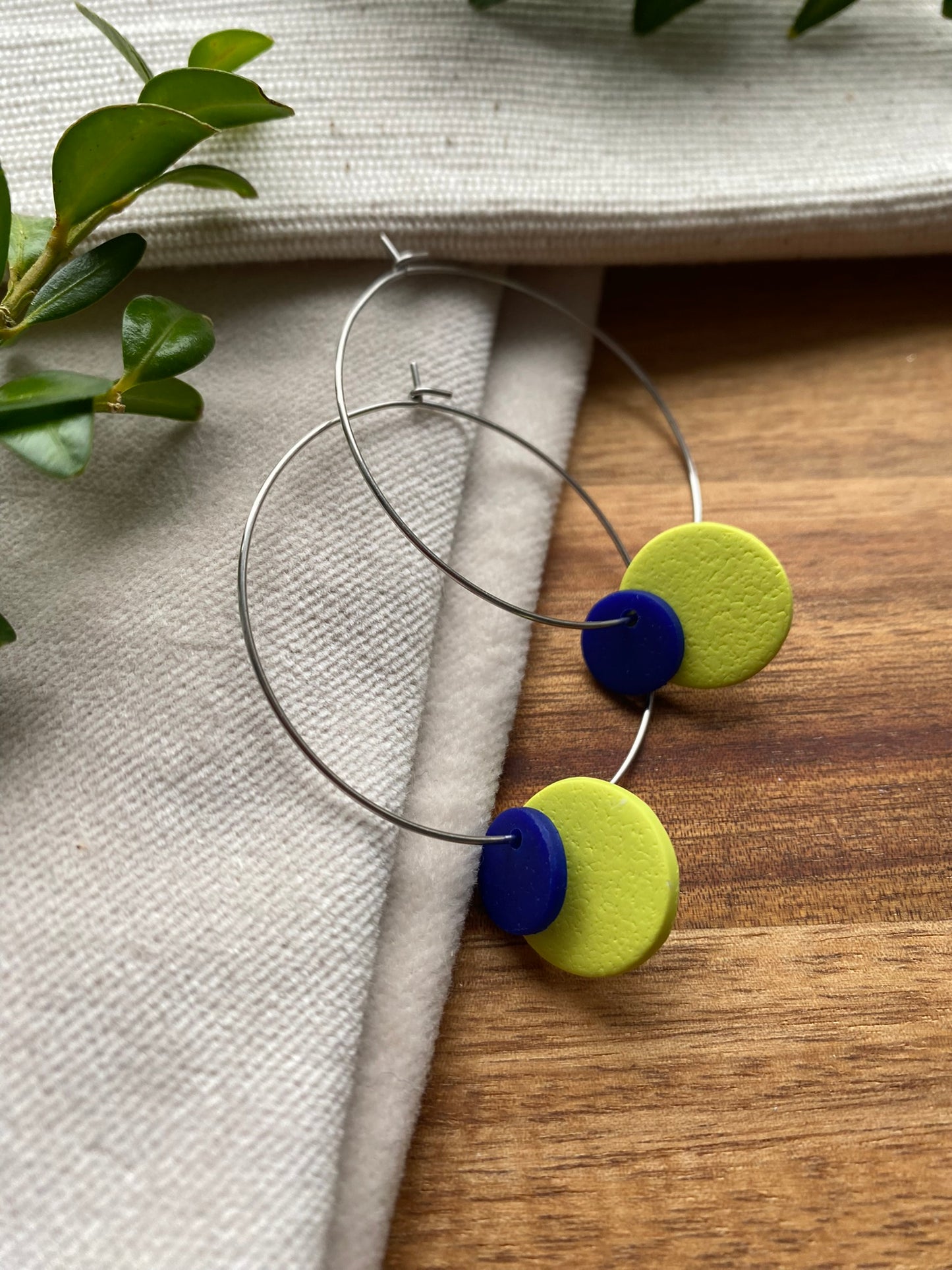 Hoops - double dots - navy blue and lime on silver hoops