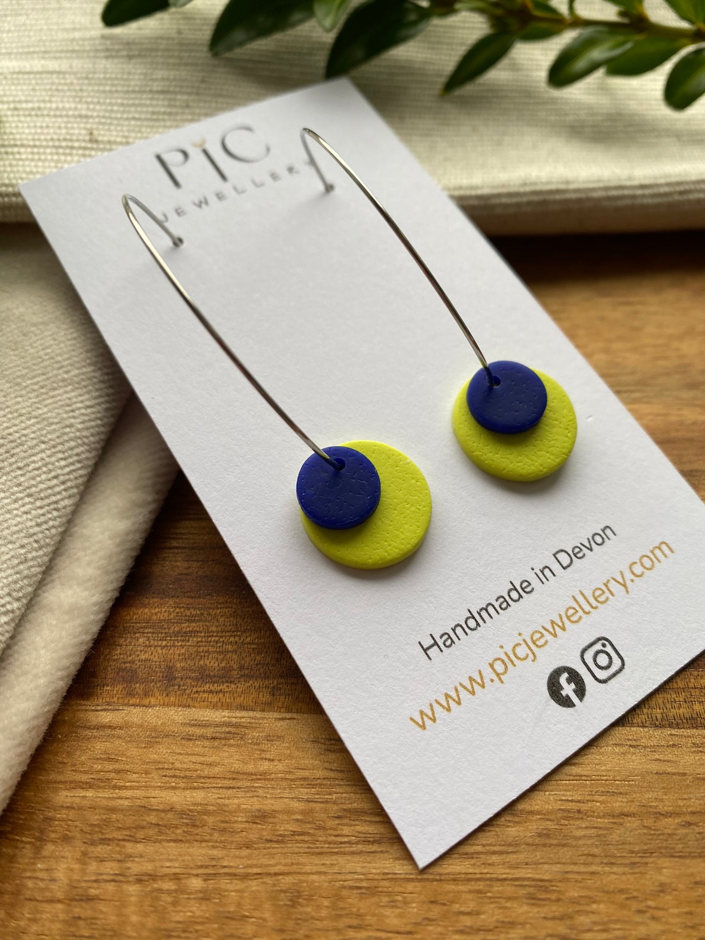 Hoops - double dots - navy blue and lime on silver hoops